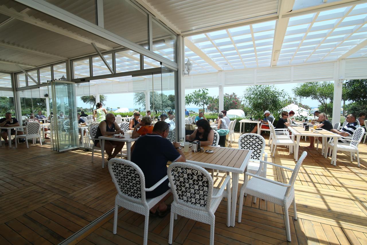 Glamour Resort & Spa Side Exterior photo