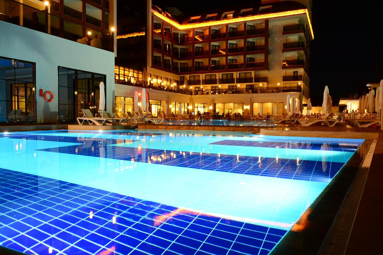 Glamour Resort & Spa Side Exterior photo