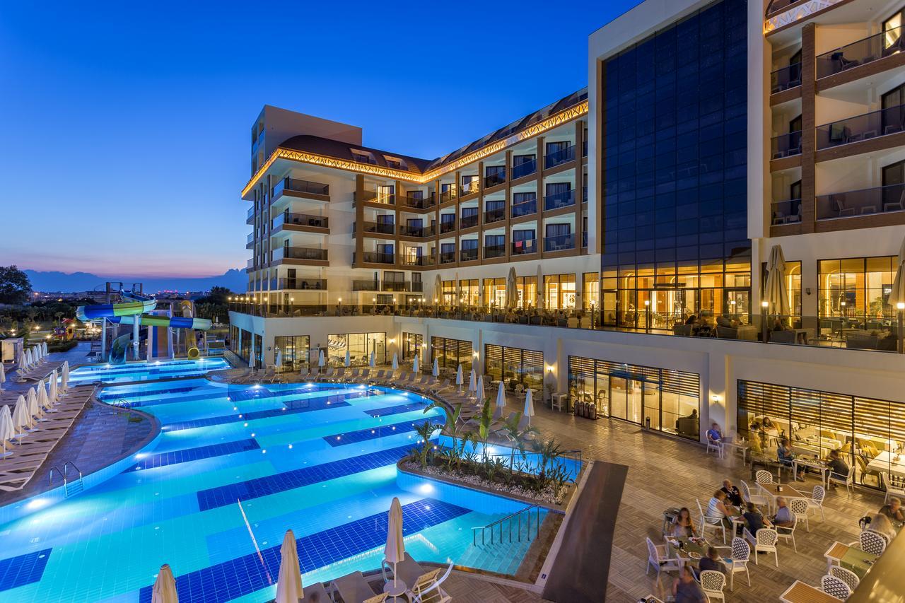 Glamour Resort & Spa Side Exterior photo